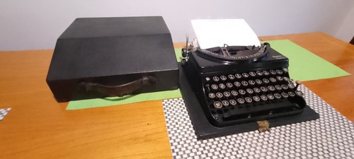 Macchina scrivere antica - da,