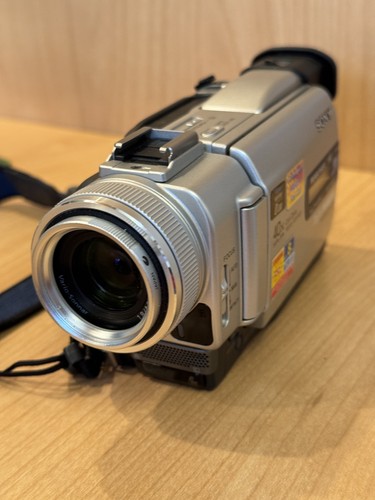 Videocamera sony dcr trv20e - videocamera, dcr-trv20e
