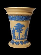 WEDGWOOD ANTICO VASO CERAMICA CREMA CON BASSORILIEVO CLASSICO IN JASPER AZZURRO