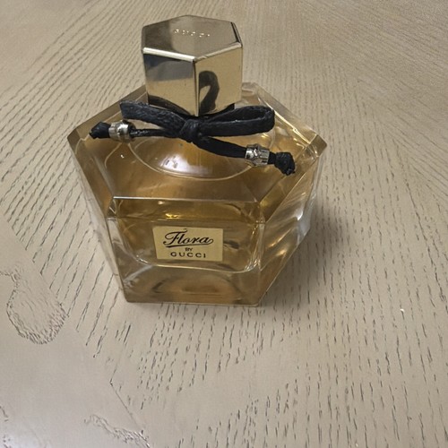 Flora gucci eau parfum - by,
