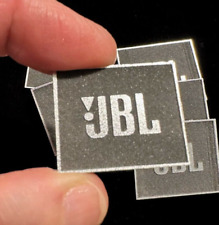 COPPIA (2) di JBL Decade Logo Badge Speaker Grill Compatibile con L26 L36 L100