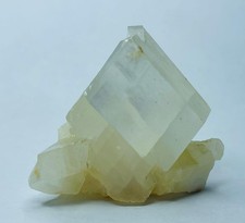 grosso romboedro di calcite su