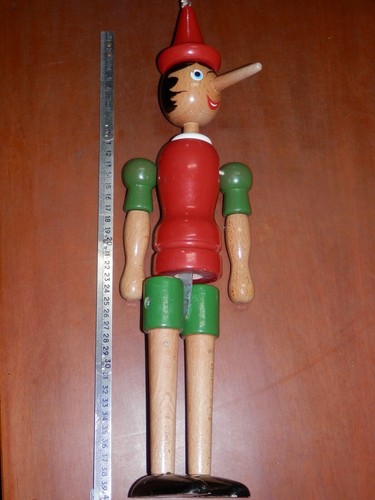 Vecchio burattino con - vecchio,