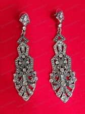 Orecchini lunghi stile art