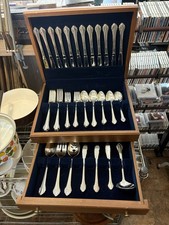 Servizio per 12 posate