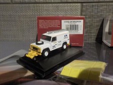 Land Rover - Defender - Strada