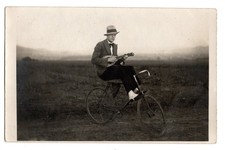 Cartolina uomo bicicletta