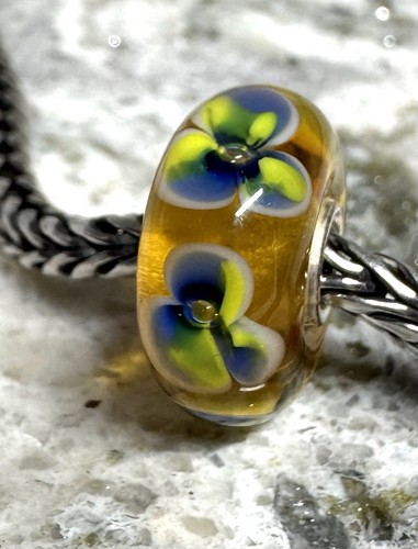 Trollbeads glowing pansies - le,