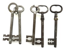 5 chiavi antiche scheletro in