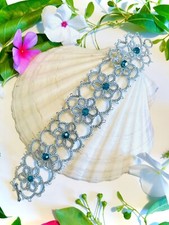 Bracciale fatto  a mano in pizzo chiacchierino Colore Argento E Verde