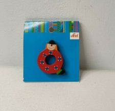 SPILLA Vintage, GIOIELLO ANNI '90 - SEVI, LEGNO, ALFABETO LETTERA Q - PAGLIACCIO