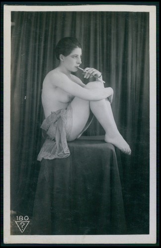 Donna nuda francese biederer - nuda,