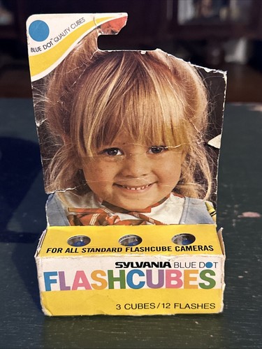 Flashcubes vintage sylvania - flashcubes,