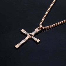 Collana con ciondolo croce