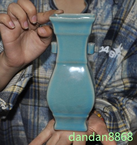 Statua vaso bottiglia tazza