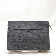 Louis Vuitton LV Clutch M52522
