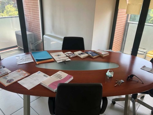 Tavolo per ufficio sedie in - e,