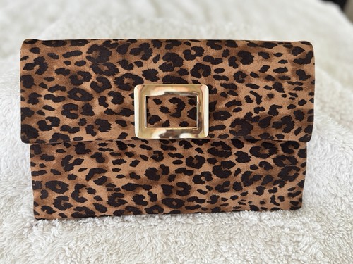 Pochette con stampa leopardata