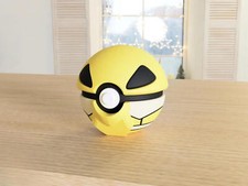 Pokémon - Pokeball Kakuna