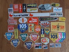 Adesivi radio anni '90 e primi 2000. Rarità vintage per collezionisti