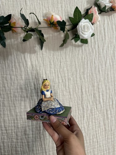 Disney alice wonderland jim - alice,