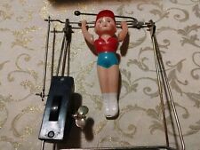 Giocattolo Antico A Corda Atleta Alle Barre.