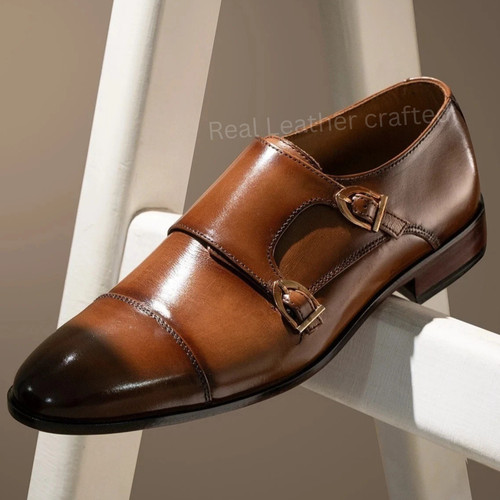 Scarpe punta cinturino monaco
