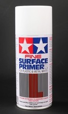 Fine Surface Primer (L) Spray bianco 180ml Prodotto da Tamiya art. 87044