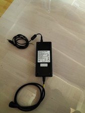 CARICABATTERIE E-BIKE SHIMANO E8000 