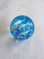 Fermacarte sfera vetro artistico Murano delfini decorazione azzurra 7cm vintage