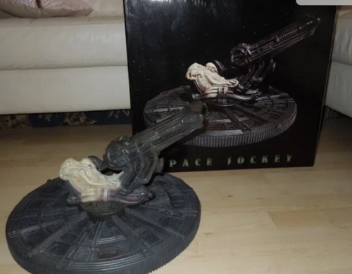 Alien space jockey - space,