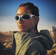 NEW Oakley Plantaris Titanium