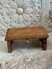 Antico vecchio sgabello