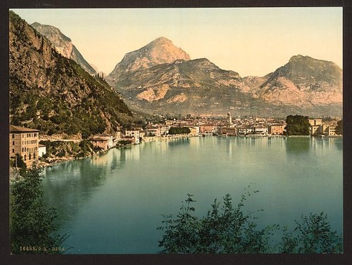 Foto riva lago garda italia - di,