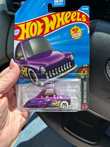 Hot wheels tooned - hot, purple