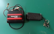 VOXSON TANGA ROSSO AM AUTORADIO CON BASETTA E CUSTODIA AUTO EPOCA FUNZIONANTE 