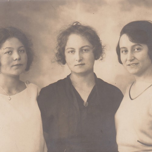 Tre bellissime donne con