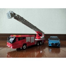 Auto pressofusa (camion scala e Prius)