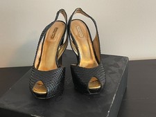 Scarpe eleganti nere con tacco