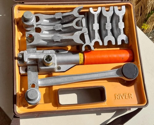 Kit piegatubi manuale - manuale, river