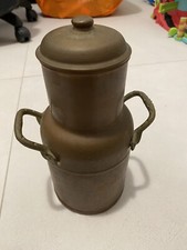 Vecchio bollitore piccolo secchio latte vintage in rame pentola antica rustica