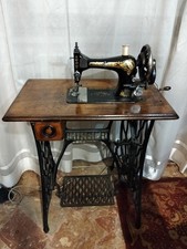 Macchina Da Cucire Antica