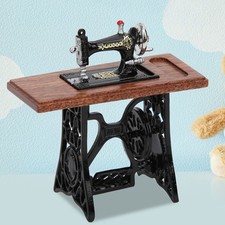Macchina da cucire vintage in