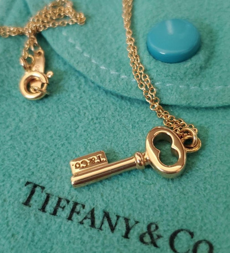 Collana con ciondolo - , chiave