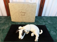 Adorabile statuina cucciolo