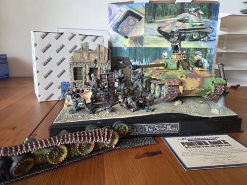 Collectors showcase panther - collectors,