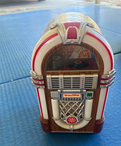 Wurlitzer jukebox miniature - jukebox,
