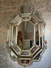 imponente Specchio Veneziano in Vetro di Murano oro, bianco e rosa pallido