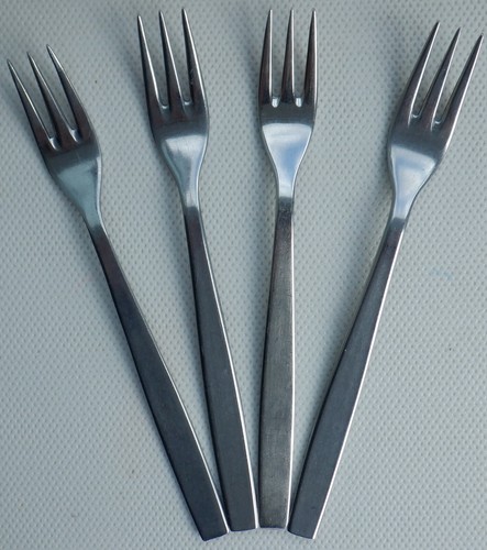 Vintage steel dessert forks - forks, x