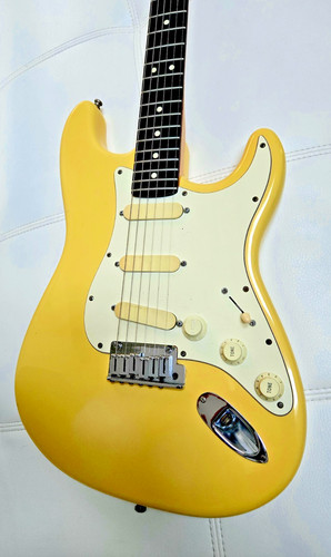 Fender stratocaster strat - strat, plus